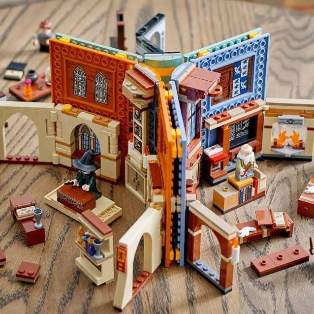 Конструктор LEGO Harry Potter В Хогвартсе: урок Гербологии (76384) - 9