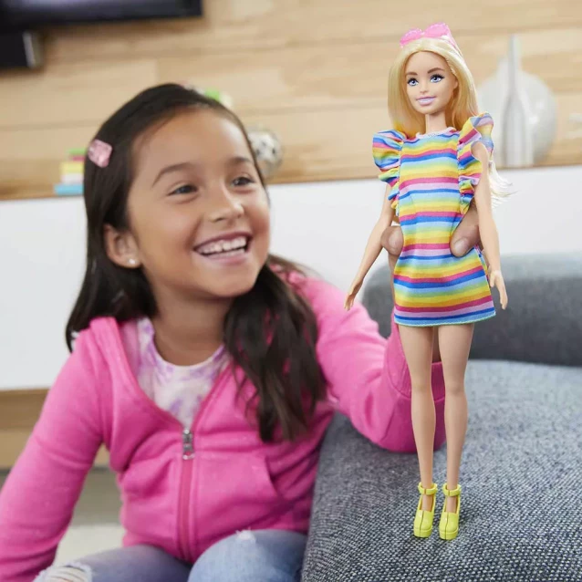 Кукла Barbie Модница с брекетами в полосатом платье (HPF73) - 6