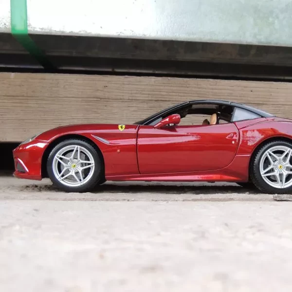 Автомодель Bburago Ferrari California T в ассорт., 1:24 (18-26002) - 6