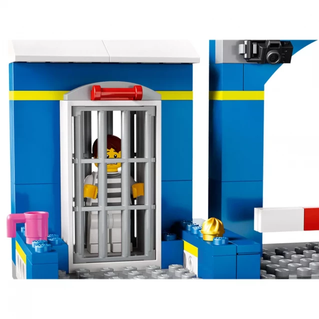 Конструктор LEGO City Переслідування на поліцейській дільниці (60370) - 6