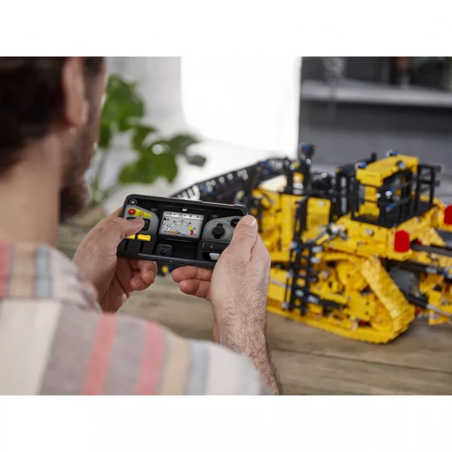 Конструктор LEGO Technic Бульдозер Cat D11T (42131) - 2