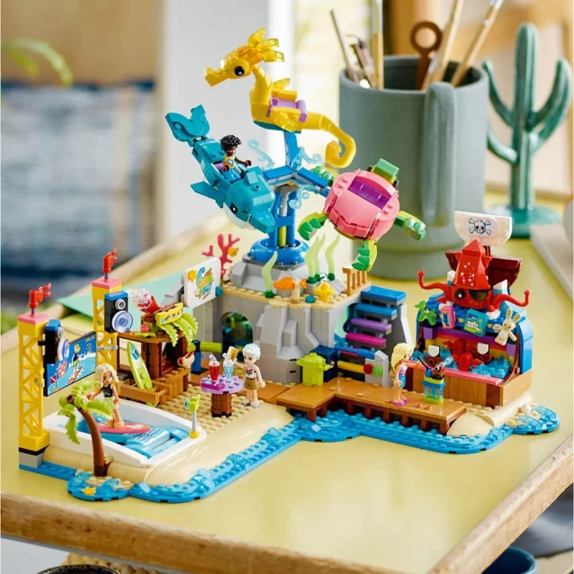 Конструктор LEGO Friends Пляжный парк развлечений (41737) - 10