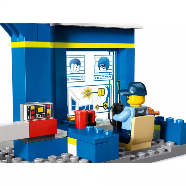 Конструктор LEGO City Переслідування на поліцейській дільниці (60370) - 4