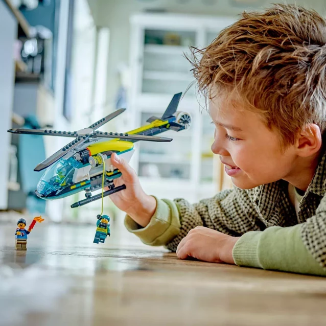 Конструктор LEGO City Гелікоптер аварійно-рятувальної служби (60405) - 8