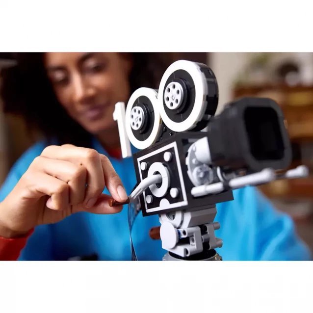 Конструктор LEGO Disney Камера пам'яті Уолта Діснея (43230) - 11