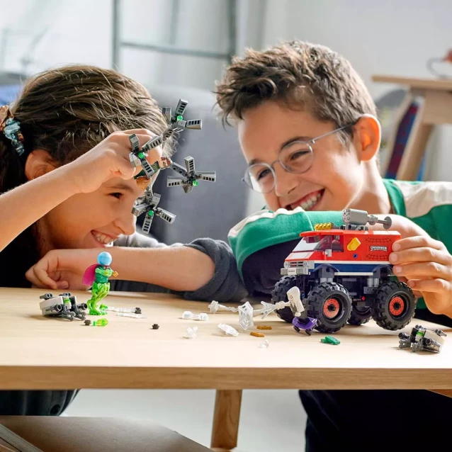 Конструктор LEGO Super Heroes Вантажівка-монстр Людини-Павука проти Містеріо (76174) - 7