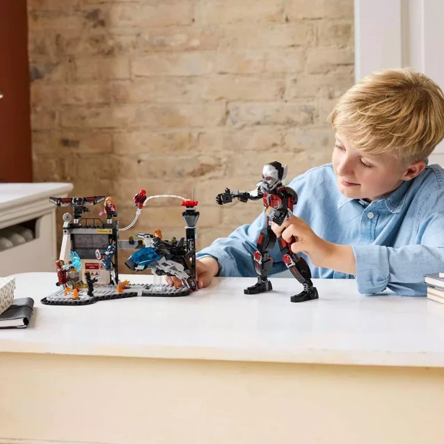 Конструктор LEGO Marvel Протистояння Пригодницька битва (76314) - 11