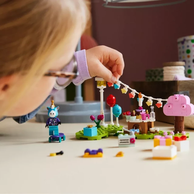 Конструктор LEGO Animal Crosssng День народження Джуліана (77046) - 9