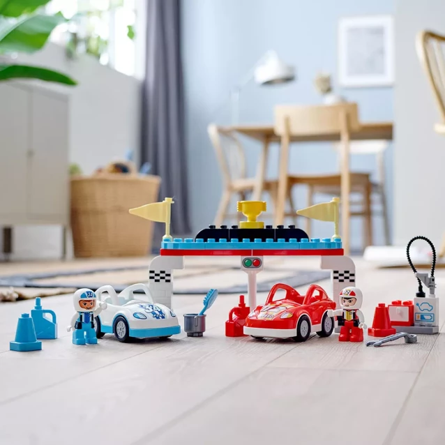 Конструктор LEGO Duplo Гоночні автомобілі (10947) - 8