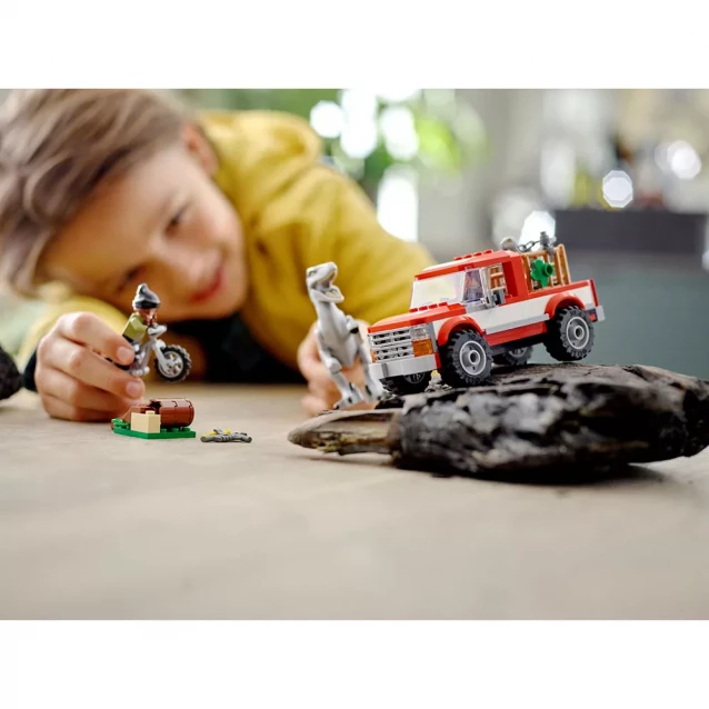Конструктор Lego Jurassic World Полювання на Блу та Бета-велоцираптора (76946) - 9