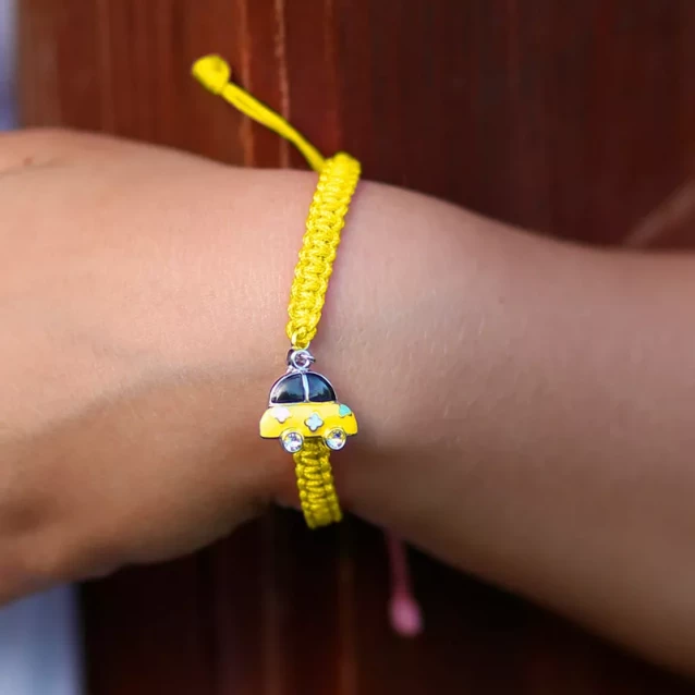 UMa&UMi Браслет детский плетеный с серебрянным украшением Машинка желтая (Желтый) - 3