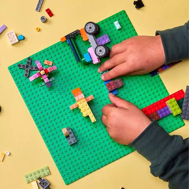 Конструктор LEGO Classic Базова пластина зеленого кольору (11023) - 5
