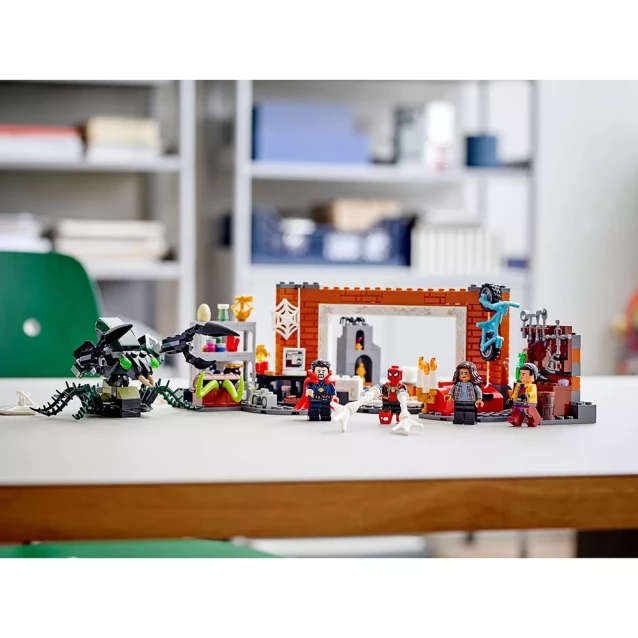 Конструктор LEGO Super Heroes Marvel Людина-Павук у святилищі-майстерні (76185) - 5