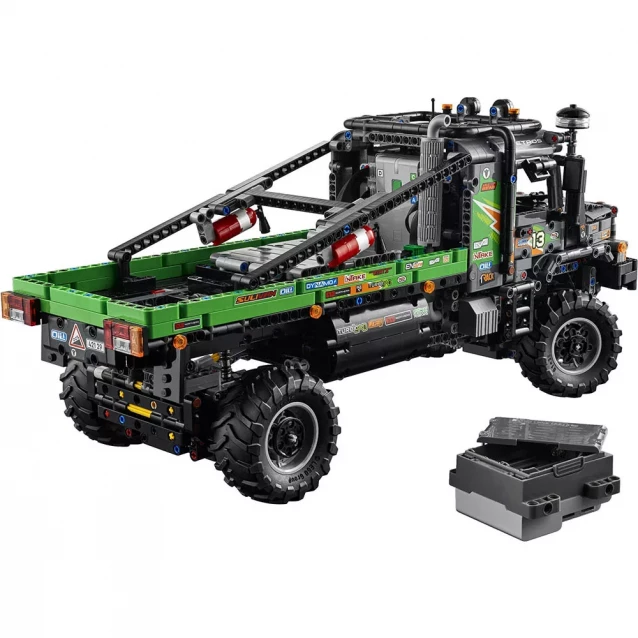 Конструктор LEGO Technic Полноприводный грузовик для испытаний Mercedes-Benz Zetros (42129) - 9