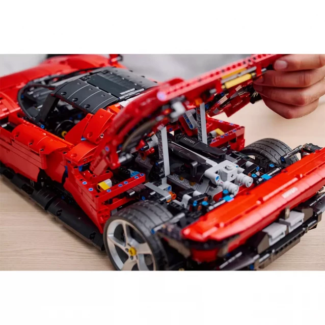 Конструктор LEGO Technic Ferrari Daytona SP3 (42143) - 8