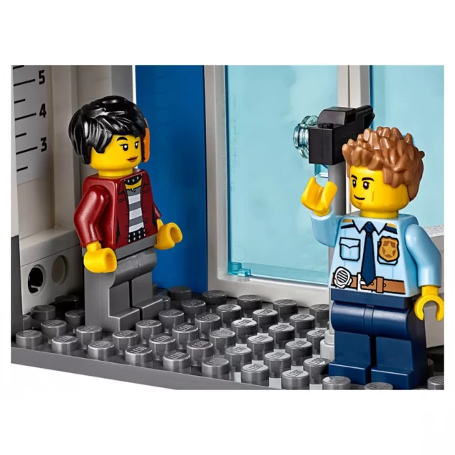 Конструктор LEGO City Полицейский участок (60246) - 10