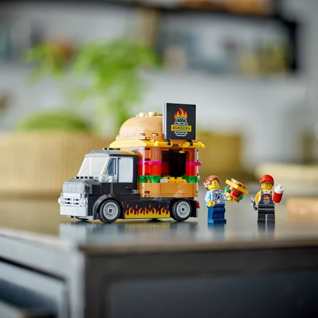 Конструктор LEGO City Грузовик с гамбургерами (60404) - 9