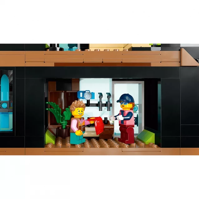 Конструктор LEGO City Горнолыжный и скалолазный центр (60366) - 9