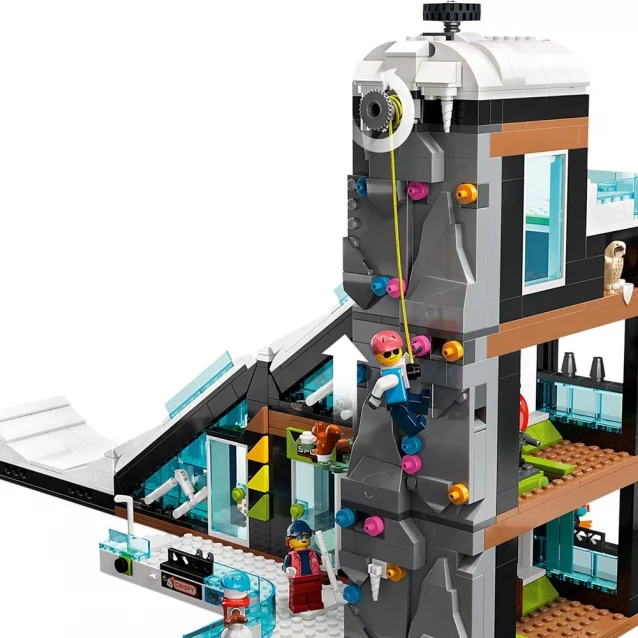 Конструктор LEGO City Горнолыжный и скалолазный центр (60366) - 6