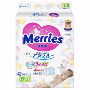 Підгузники Merries розмір S 4-8 кг 82 шт (424629) для малюків