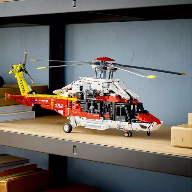 Конструктор LEGO Technic Спасательный вертолет Airbus H175 (42145) - 10