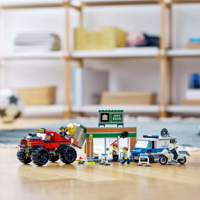 Конструктор LEGO City Ограбление с полицейским грузовиком-монстром (60245) - 9