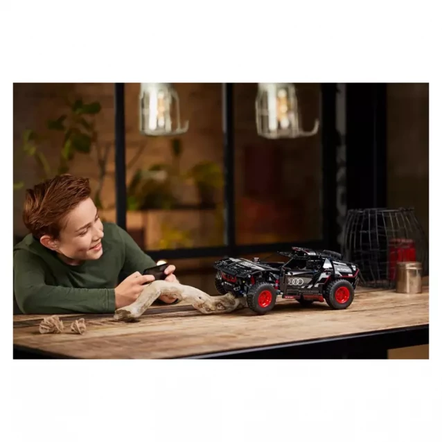 Конструктор Lego Technic Audi RS Q e-tron (42160) - 8