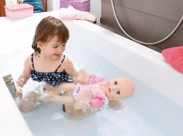Интерактивная кукла BABY ANNABELL - НАУЧИ МЕНЯ ПЛАВАТЬ (43 см, с аксессуарами, плавает в воде) - 3