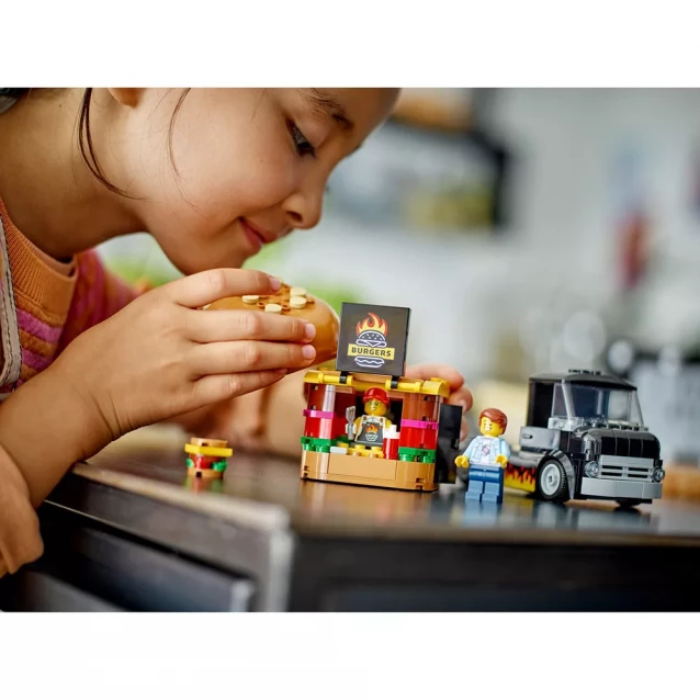 Конструктор LEGO City Вантажівка з гамбургерами (60404) - 8