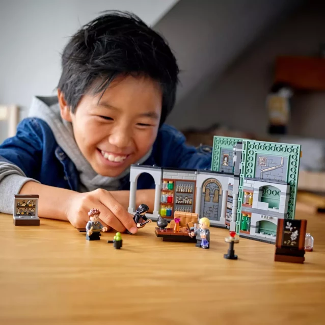 Конструктор Lego Harry Potter В Хогвартсе: урок Зельеварения (76383) - 7