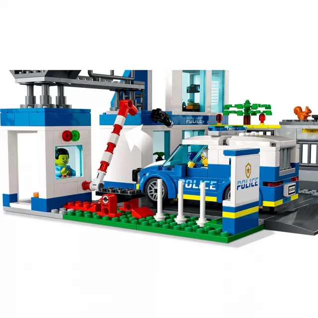 Конструктор LEGO City Полицейский участок (60316) - 5