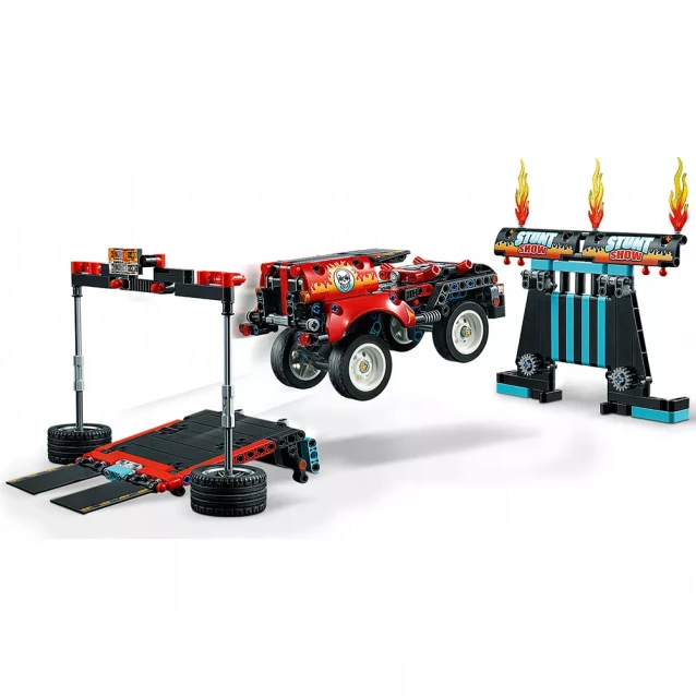 Конструктор LEGO Technic Каскадерский грузовик и мотоцикл (42106) - 10