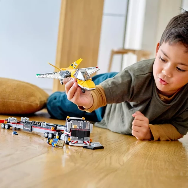 Конструктор LEGO City Транспортер каскадёрского самолета (60289) - 7