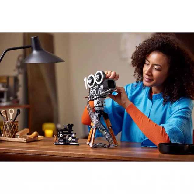 Конструктор LEGO Disney Камера пам'яті Уолта Діснея (43230) - 10